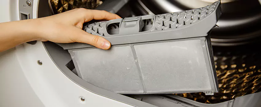 Signs Of A Clogged Dryer Lint Trap in Ashwaubenon, Wisconsin